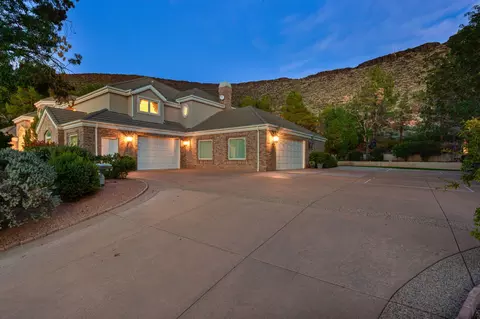 987 W Shadow Point Dr, Saint George, UT 84770