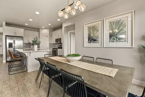 Dining - 980 N Casitas Hill Lp Lp, Washington, UT 84780 photo 1 of 2