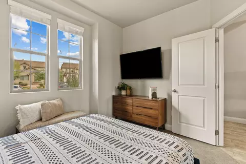 Bedroom - 980 N Casitas Hill Lp Lp, Washington, UT 84780 photo 5 of 10