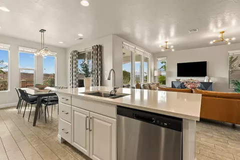 Kitchen - 980 N Casitas Hill Lp Lp, Washington, UT 84780 photo 4 of 4