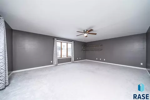 809 S Thompson Ave, Sioux Falls, SD 57103 photo 11