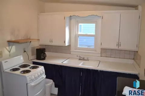 511 S 6th Ave, Sioux Falls, SD 57104 photo 5