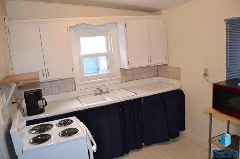 511 S 6th Ave, Sioux Falls, SD 57104 photo 4