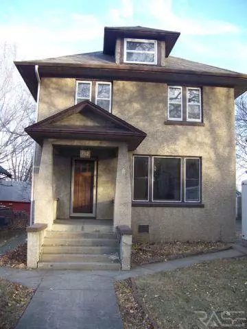 702 S Spring Ave, Sioux Falls, SD 57104 photo 1