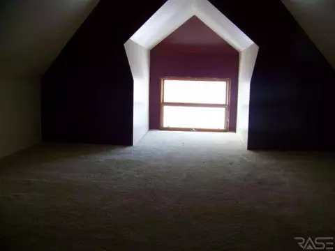 702 S Spring Ave, Sioux Falls, SD 57104 photo 8
