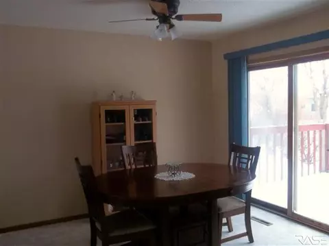 3805 E 36th St, Sioux Falls, SD 57103 photo 7
