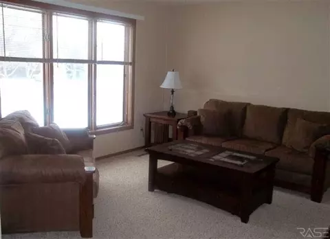 3805 E 36th St, Sioux Falls, SD 57103 photo 9