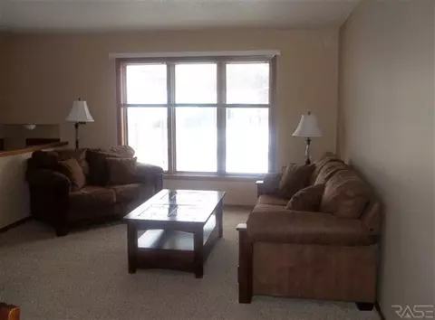 3805 E 36th St, Sioux Falls, SD 57103 photo 4