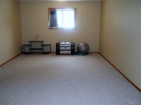 3805 E 36th St, Sioux Falls, SD 57103 photo 14