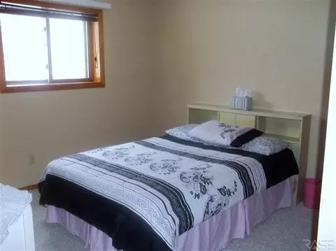 3805 E 36th St, Sioux Falls, SD 57103 photo 13