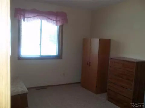 3805 E 36th St, Sioux Falls, SD 57103 photo 11