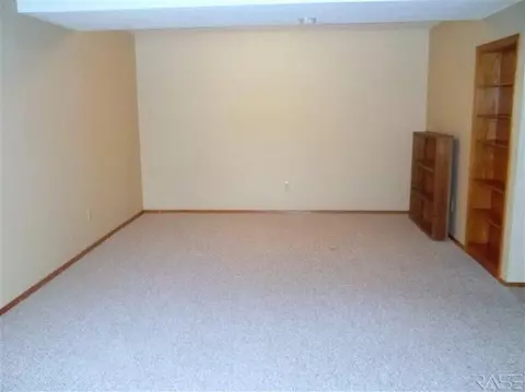 3805 E 36th St, Sioux Falls, SD 57103 photo 15