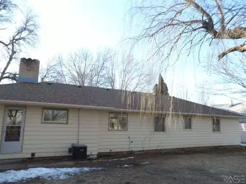 302 S Juniper Ave, Marion, SD 57043 photo 5