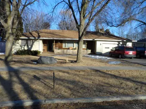 302 S Juniper Ave, Marion, SD 57043 photo 1