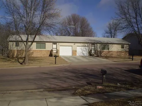 2800 E Klondike Trl, Sioux Falls, SD 57103 photo 1