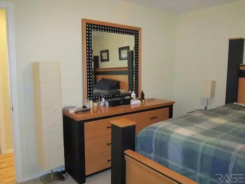 1115 NE 8th St, Madison, SD 57042 photo 12
