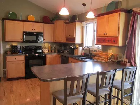 1115 NE 8th St, Madison, SD 57042 photo 4