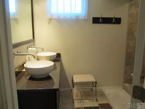 1115 NE 8th St, Madison, SD 57042 photo 14