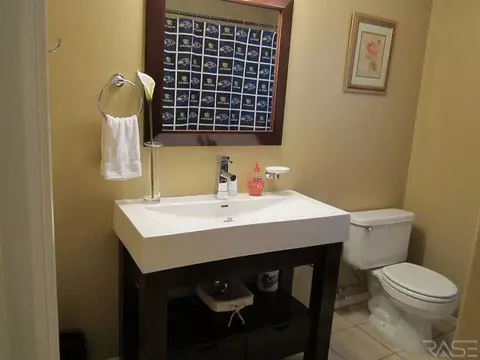 1115 NE 8th St, Madison, SD 57042 photo 10