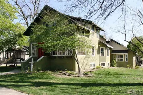 615 E 3rd St, Canton, SD 57013 photo 1