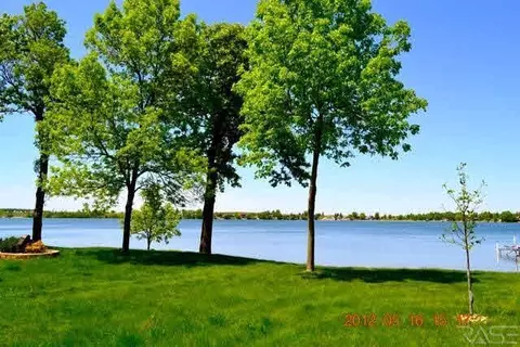 2406 W Lake Cochrane Dr, Gary, SD 57237 photo 1