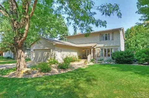 528 E Lotta Ave, Sioux Falls, SD 57105 photo 1