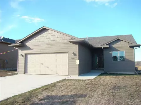 3316 E Brewster St, Sioux Falls, SD 57108 photo 1