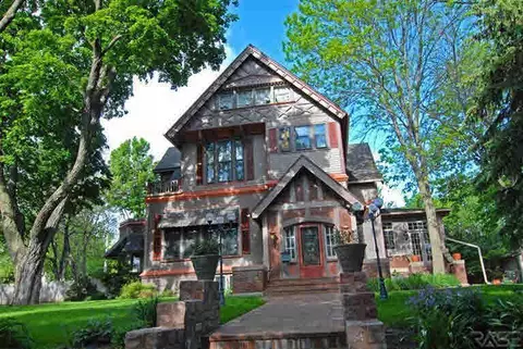 209 N Duluth Ave, Sioux Falls, SD 57104 photo 1