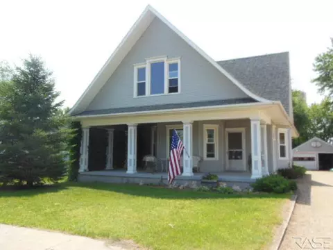 107 E State St, Marion, SD 57043 photo 1