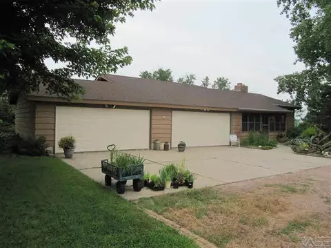 48252 264th St, Brandon, SD 57005 photo 1