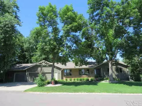 2800 E Mcintosh St, Sioux Falls, SD 57103 photo 1