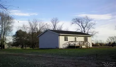 940 E Dakota St, Bridgewater, SD 57319 photo 1