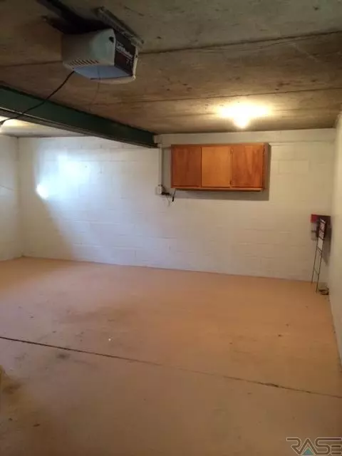 1100 E 38th St, Sioux Falls, SD 57105 photo 15