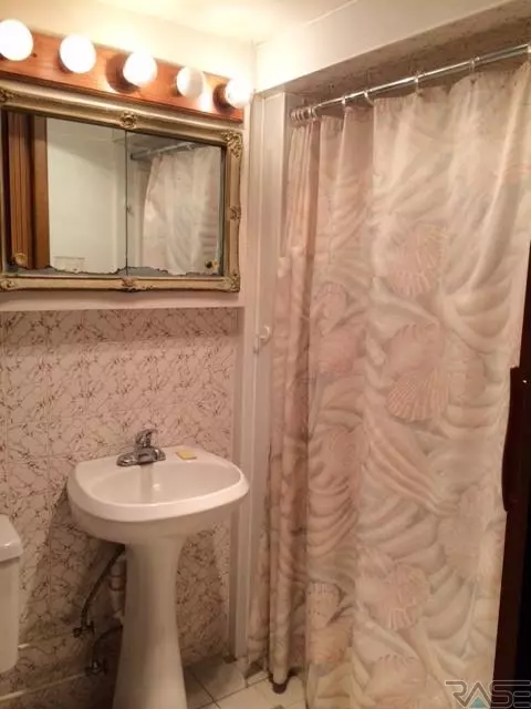 1100 E 38th St, Sioux Falls, SD 57105 photo 13