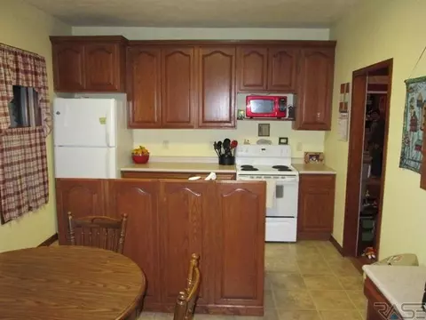 109 S Nebraska St, Davis, SD 57021 photo 6