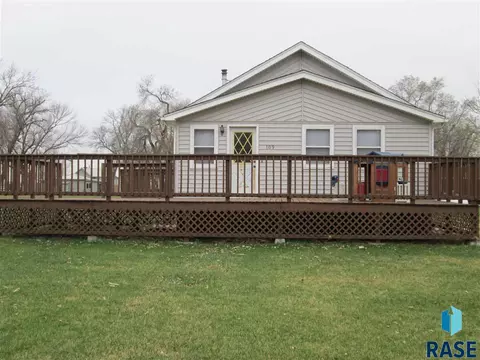 109 S Nebraska St, Davis, SD 57021 photo 2