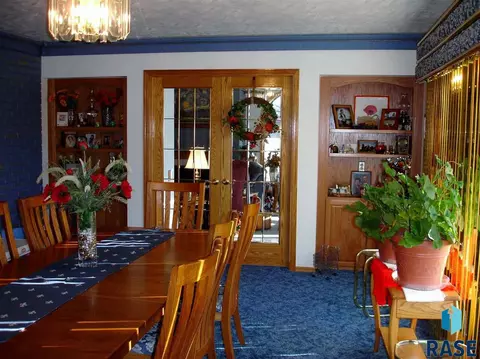 826 S Relanto St, Freeman, SD 57029 photo 27