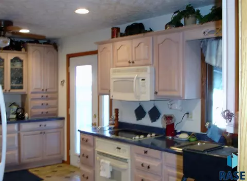 826 S Relanto St, Freeman, SD 57029 photo 19