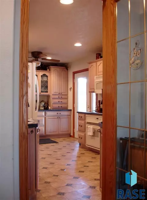 826 S Relanto St, Freeman, SD 57029 photo 18