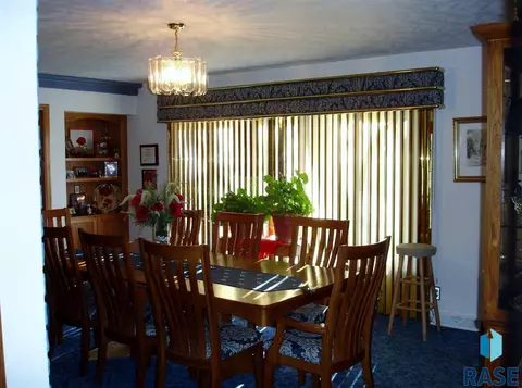 826 S Relanto St, Freeman, SD 57029 photo 25