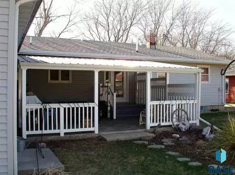 826 S Relanto St, Freeman, SD 57029 photo 8