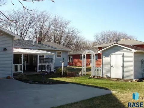 826 S Relanto St, Freeman, SD 57029 photo 7