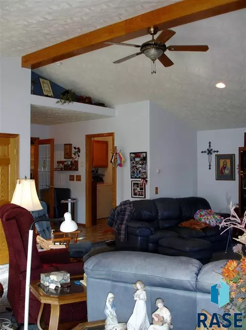 826 S Relanto St, Freeman, SD 57029 photo 15