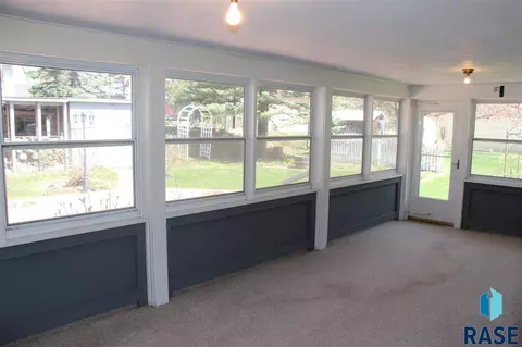 202 E 8th St, Dell Rapids, SD 57022 photo 14