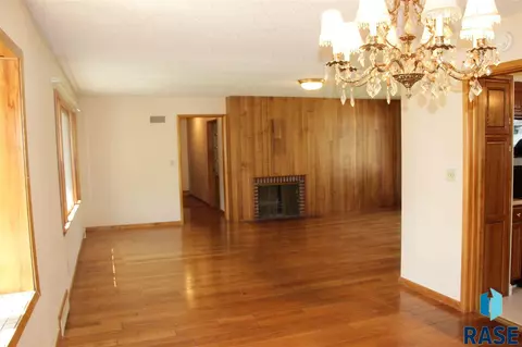 202 E 8th St, Dell Rapids, SD 57022 photo 25