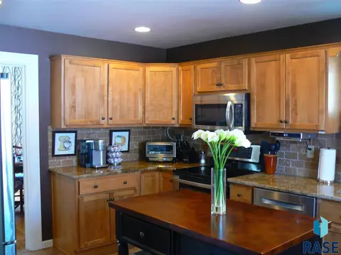 1624 S 5th Ave, Sioux Falls, SD 57105 photo 8
