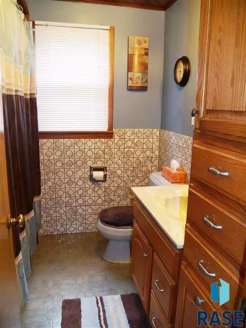Undisclosed, Sioux Falls, SD 57103 photo 12