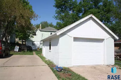 616 S 3rd Ave, Sioux Falls, SD 57104 photo 2