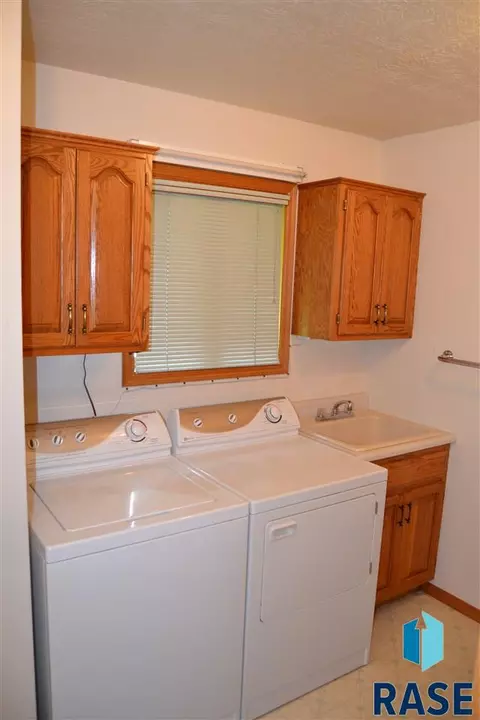 5005 S Pheasant Ln, Sioux Falls, SD 57108 photo 11