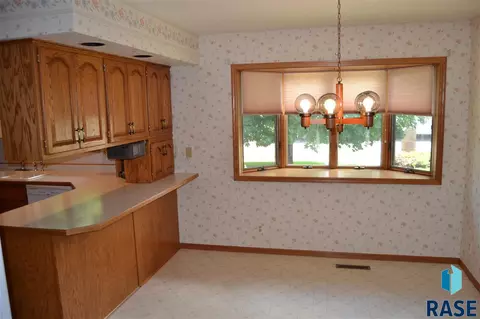 5005 S Pheasant Ln, Sioux Falls, SD 57108 photo 5